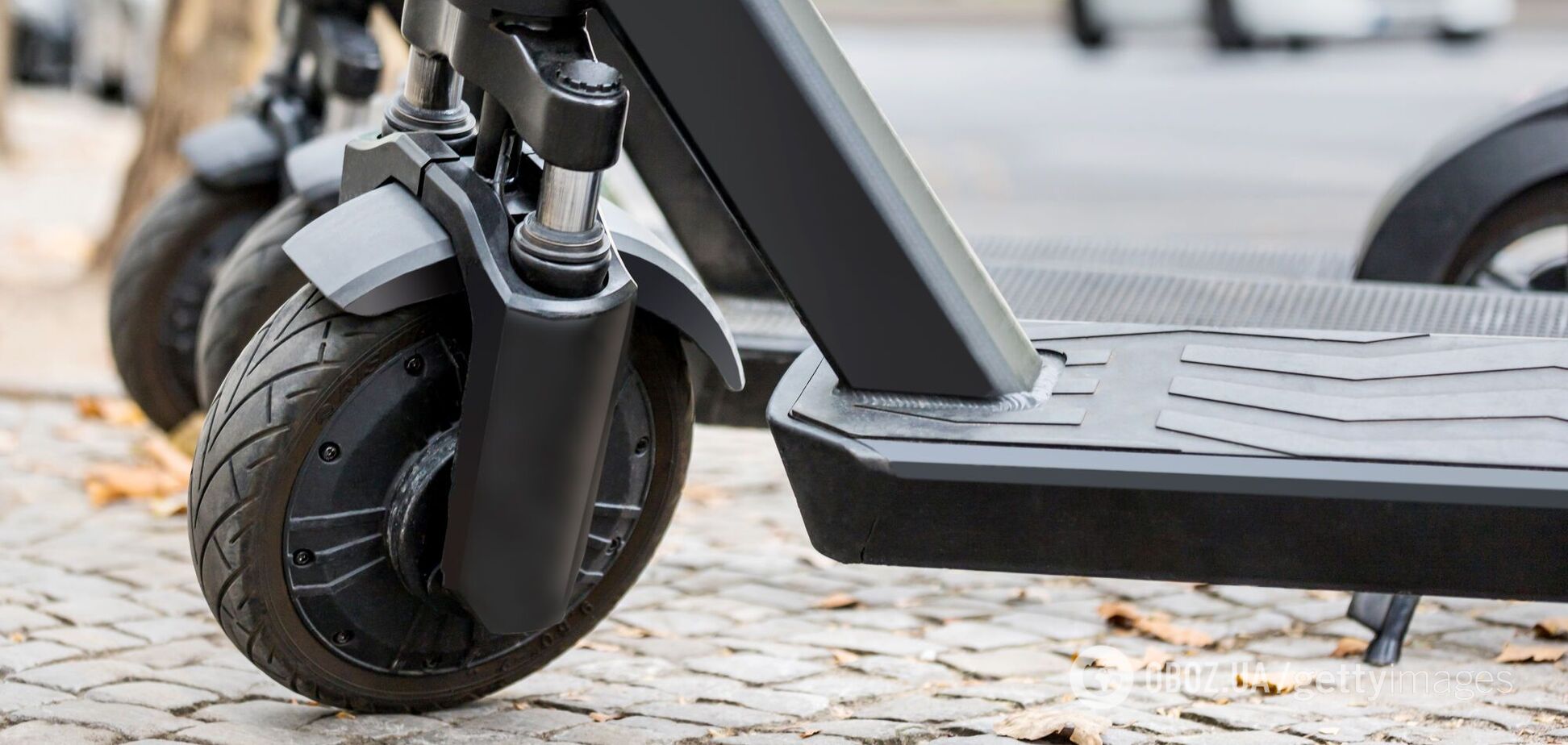 Люди падают, разбивают лица и не получают компенсаций: что не так с электросамокатами в Киеве и как решить проблему