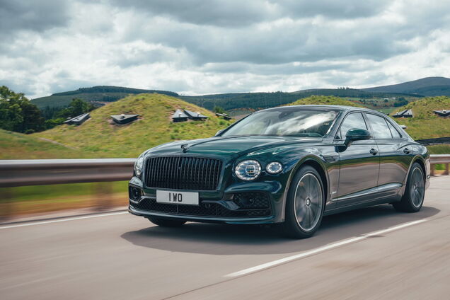 Седан Bentley Flying Spur стал гибридным