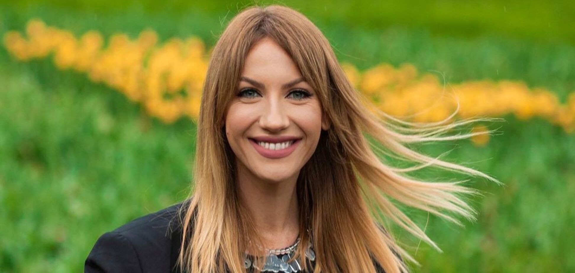 Леся Нікітюк у мокрій сорочці і вінку відгуляла Івана Купала. Фото