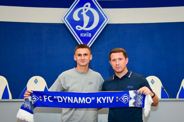 Денис Антюх с шарфом 'Динамо'