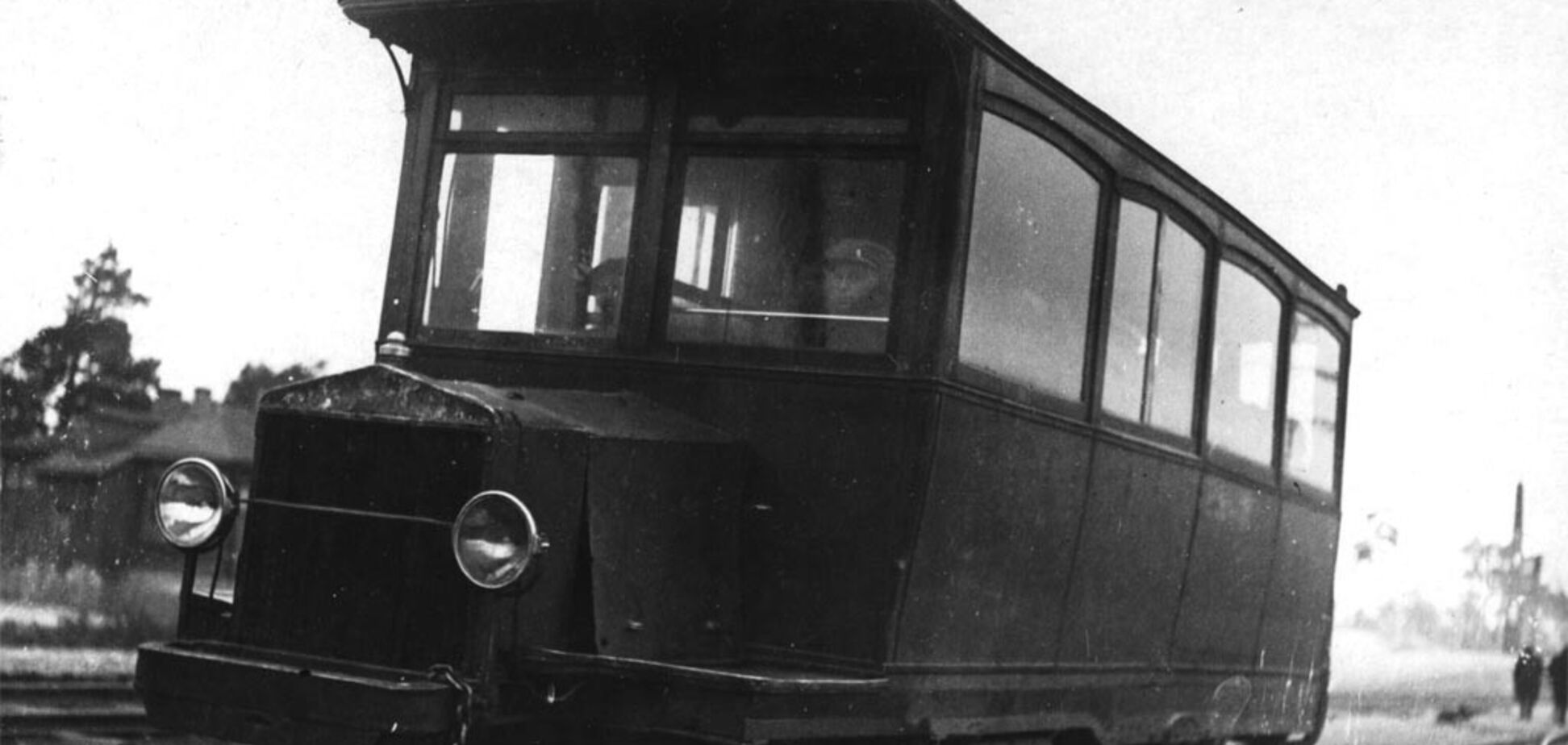 В сети показали фото уникального трамвая, который в начале ХХ века ходил из Киева в пригород. Фото