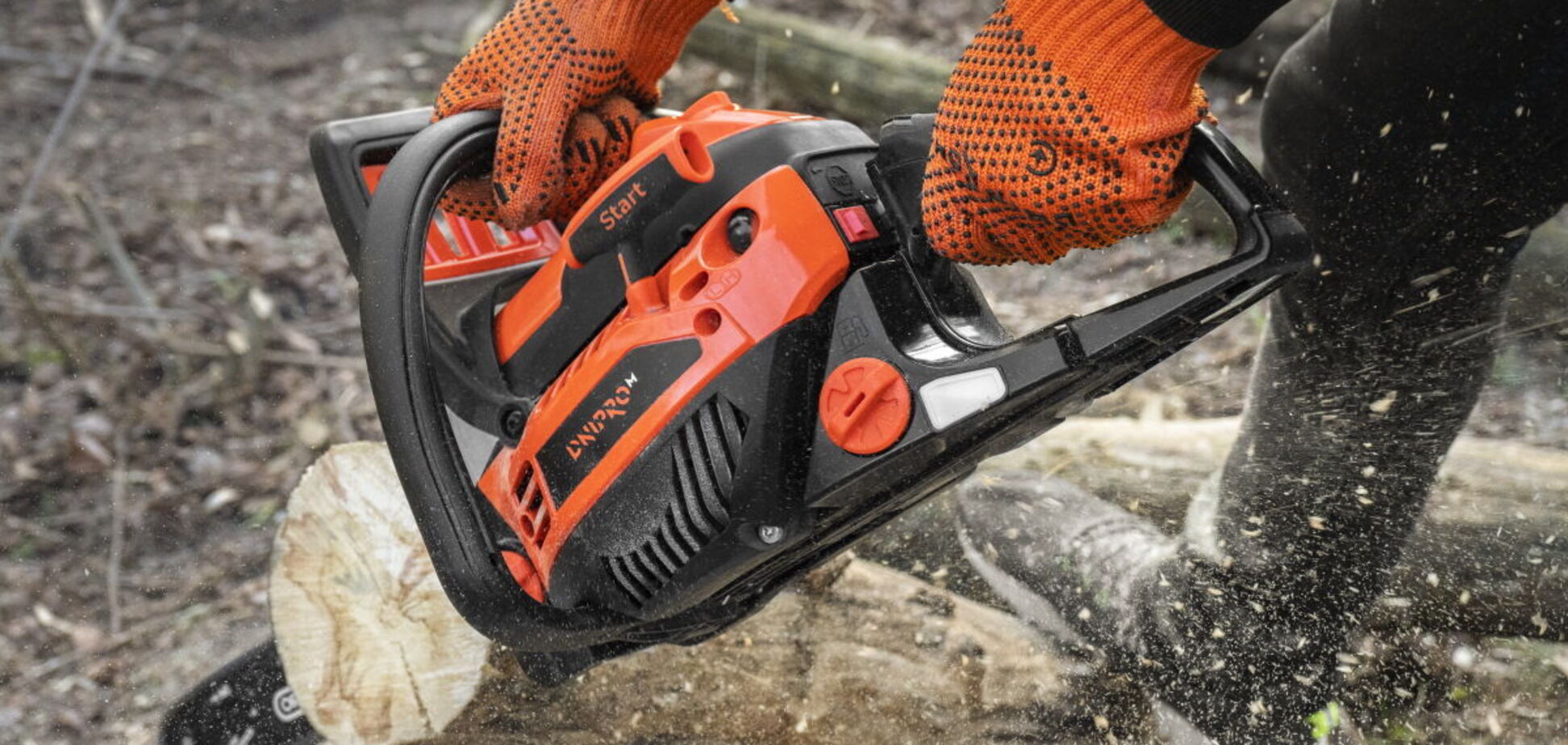 Эксперты подсказали, на что обратить внимание при выборе бензопилы