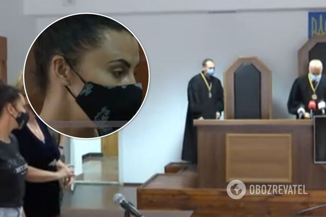 У Житомирі засуджену за співучасть у вбивстві суд відпустив додому, вона втекла. Відео