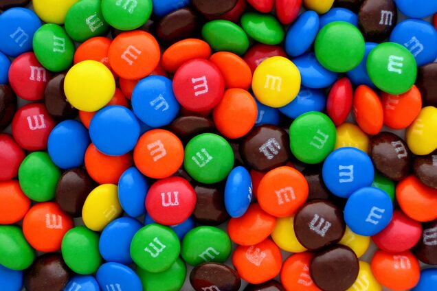 В Україну завезли небезпечний M&M's