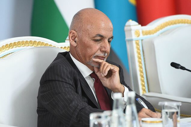 Президент Афганистана подал в отставку и покинул страну – СМИ