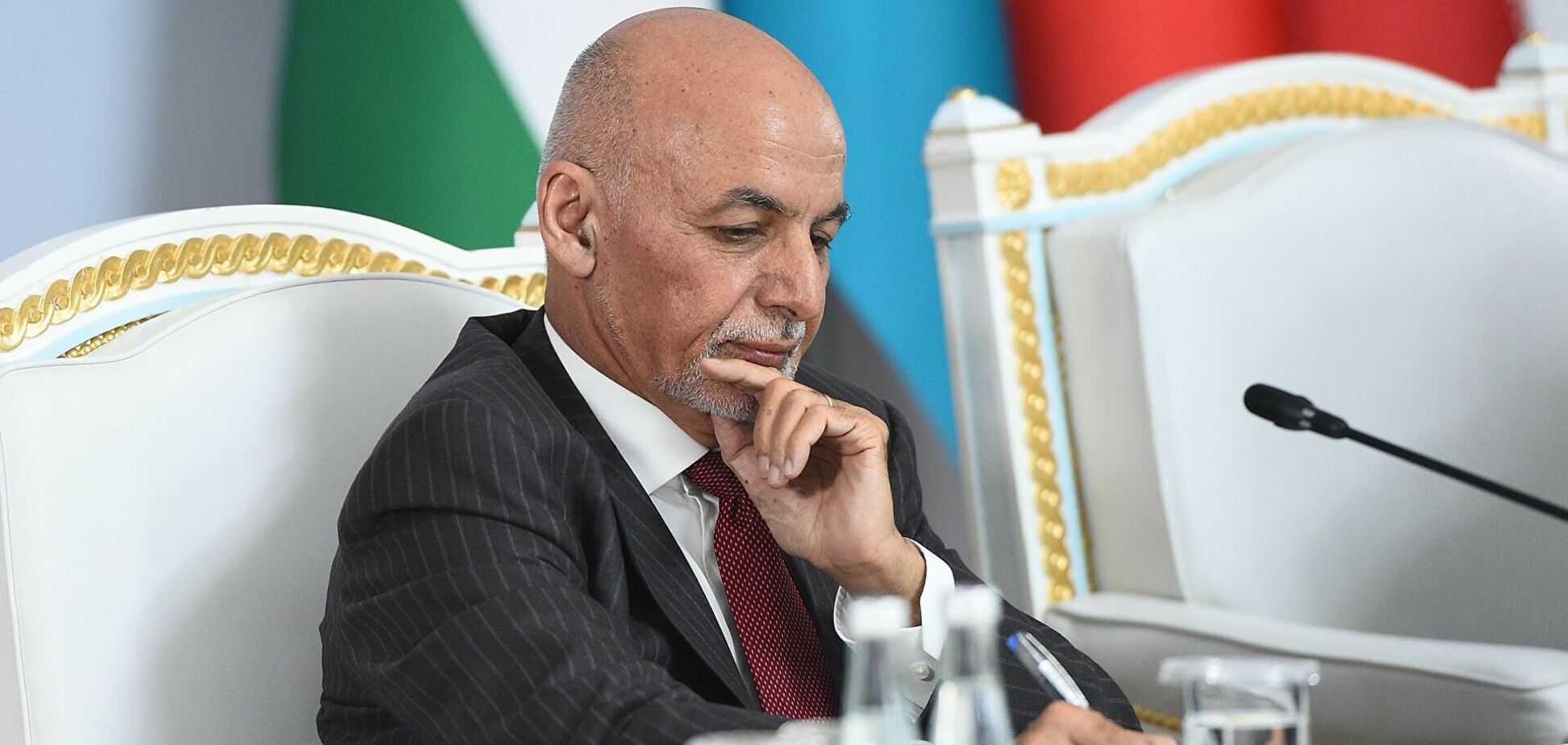 Президент Афганістану подав у відставку і залишив країну – ЗМІ