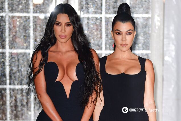 Ким Кардашьян показала, как выглядела с сестрой Кортни в студенческие годы. Фото