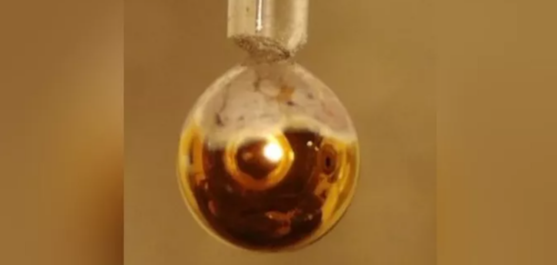 Ученые превратили воду в металл 