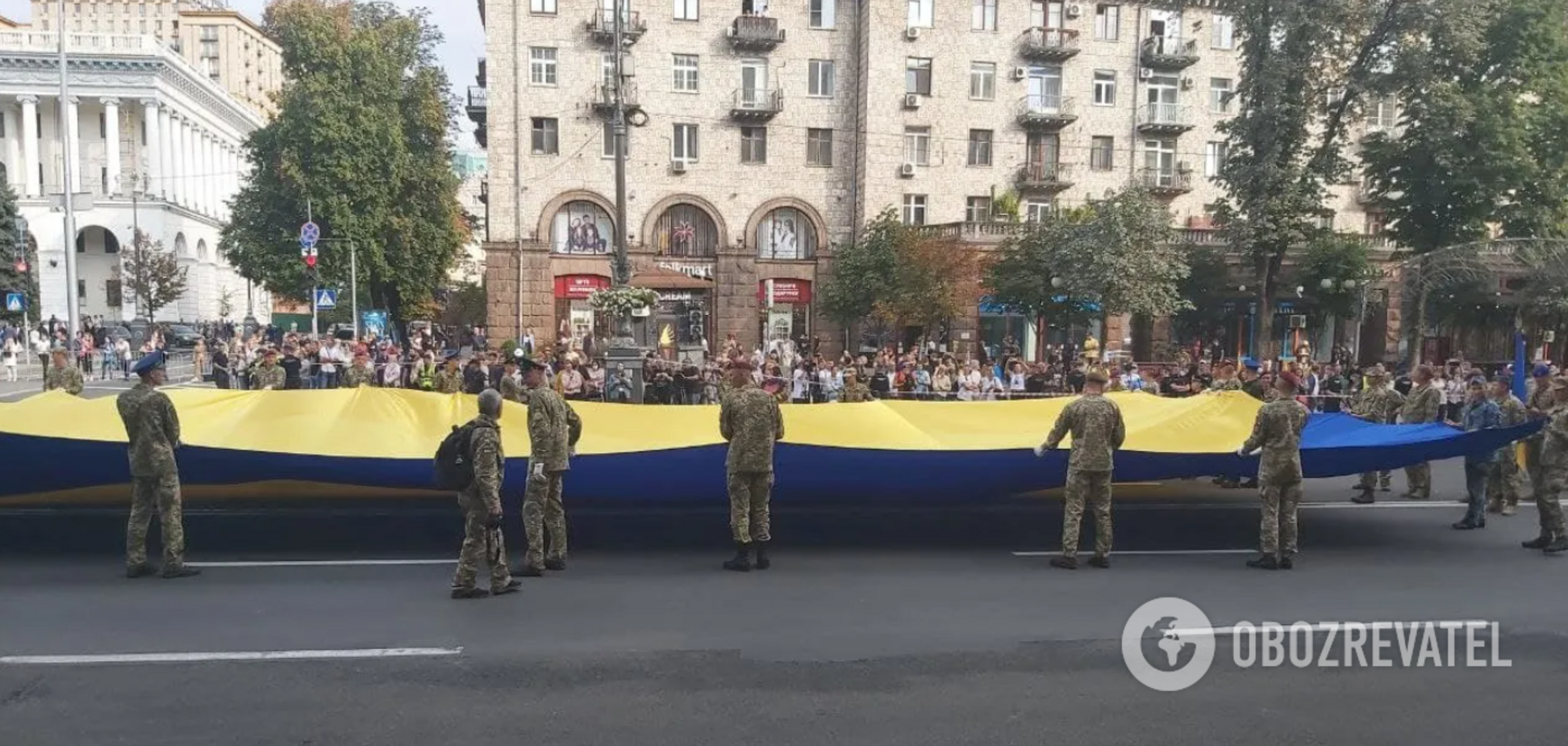 Военные на Крещатике снова скандировали известную кричалку о Путине. Видео 18+