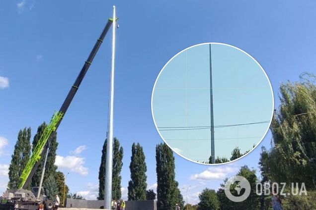 В Ужгороді нахилився 30-метровий флагшток, встановлений до Дня Незалежності. Фото