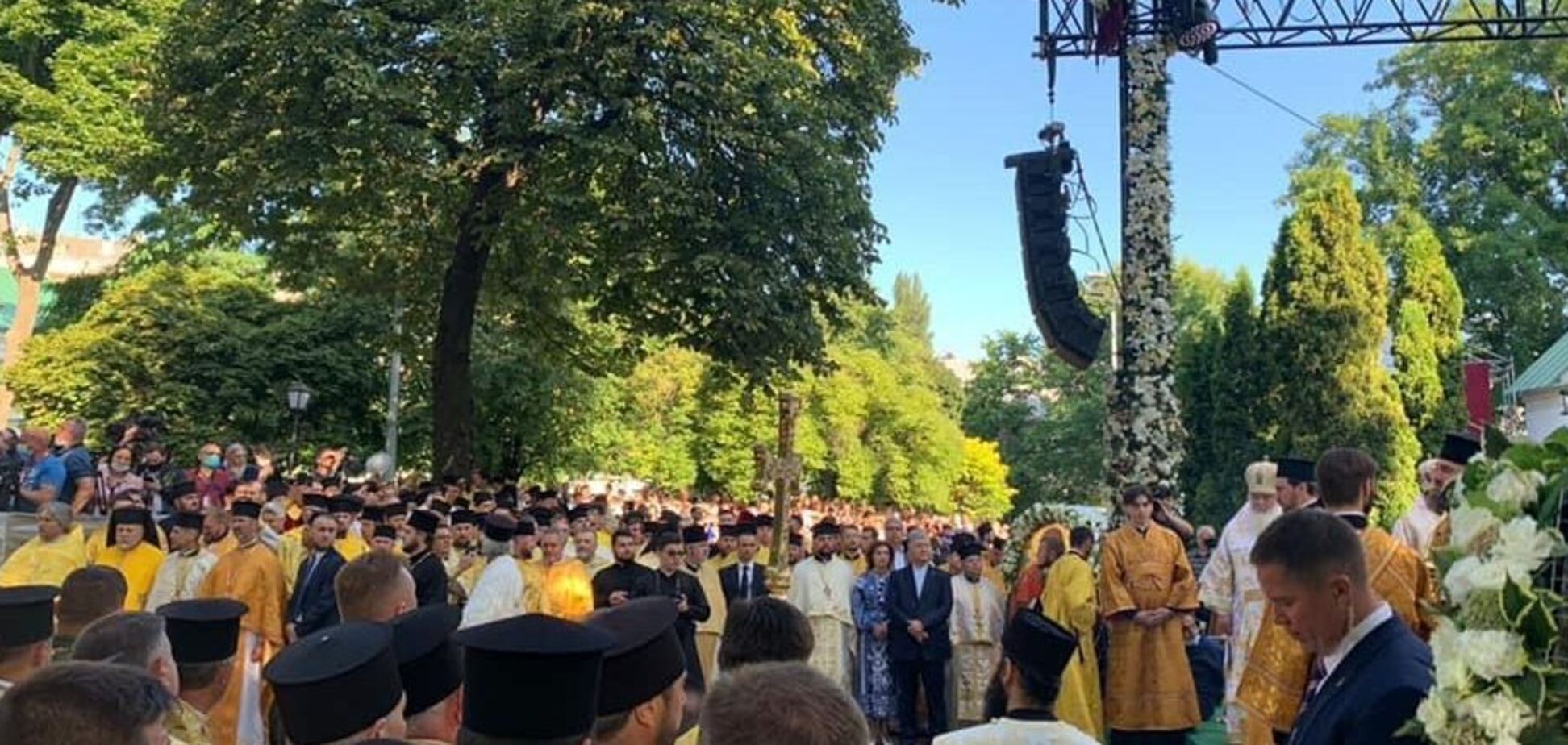 Украинцы поблагодарили Порошенко за Томос во время литургии в Софии с участием Варфоломея