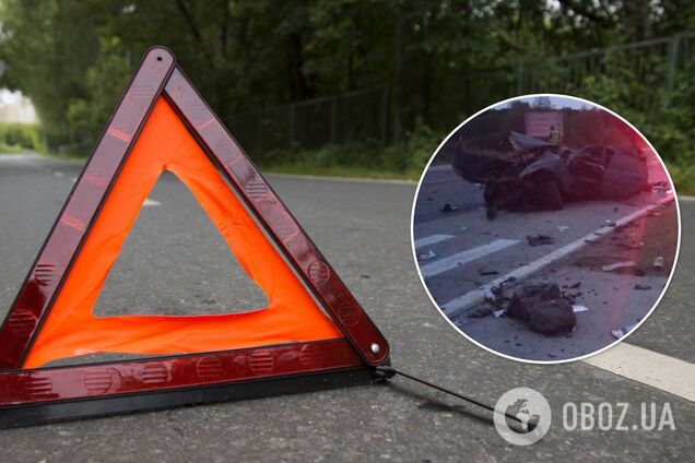На Житомирщине в ДТП погибли отец и 10-летняя дочь: авто превратилось в груду металла. Фото