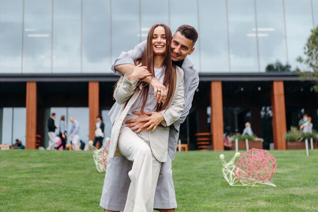 Мишина и Эллерт засветились на свадьбе звездных друзей. Видео