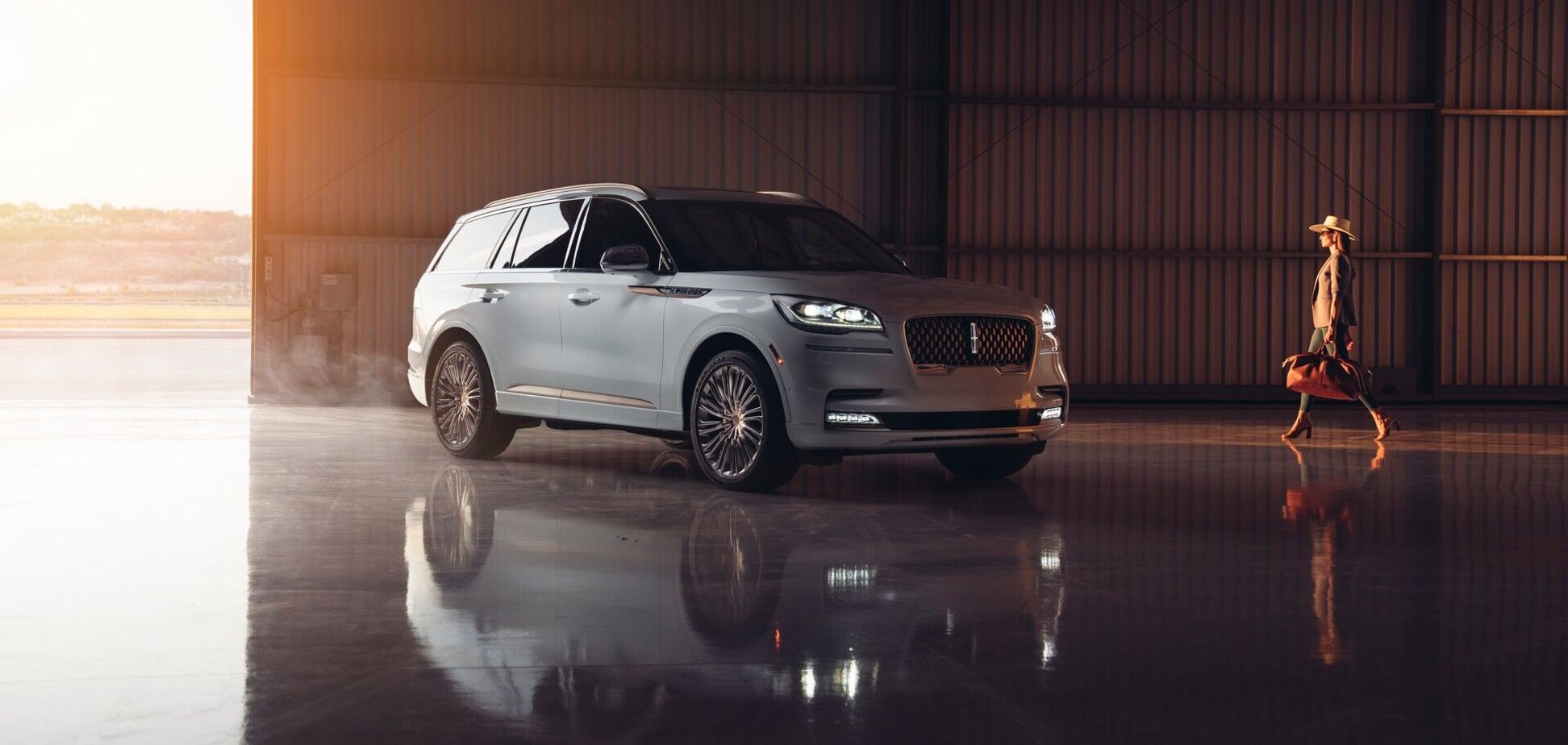 Lincoln показал роскошный внедорожник Aviator Shinola