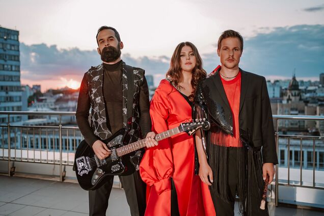 Группа KAZKA выпустила душевный трек к украинскому сериалу 'Моя любимая Страшко'. Видео