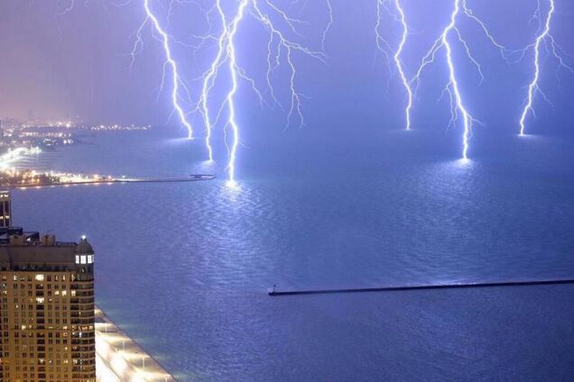 Удар молнии унес жизни 17 гостей свадебной вечеринки в Бангладеш