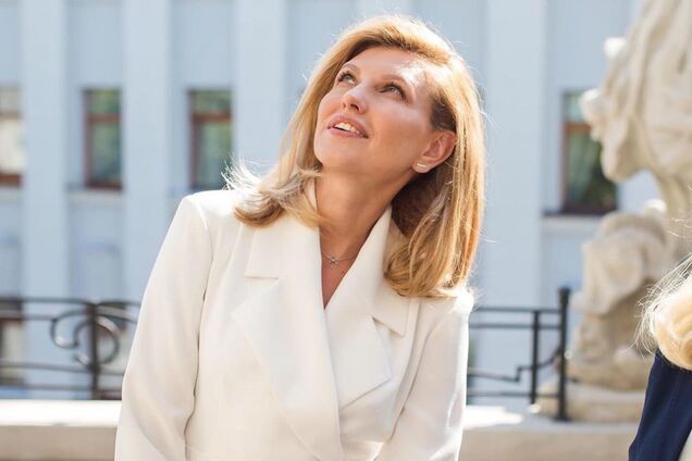 Елена Зеленская рассказала, как выбирает образы для поездок: беру до десяти комплектов