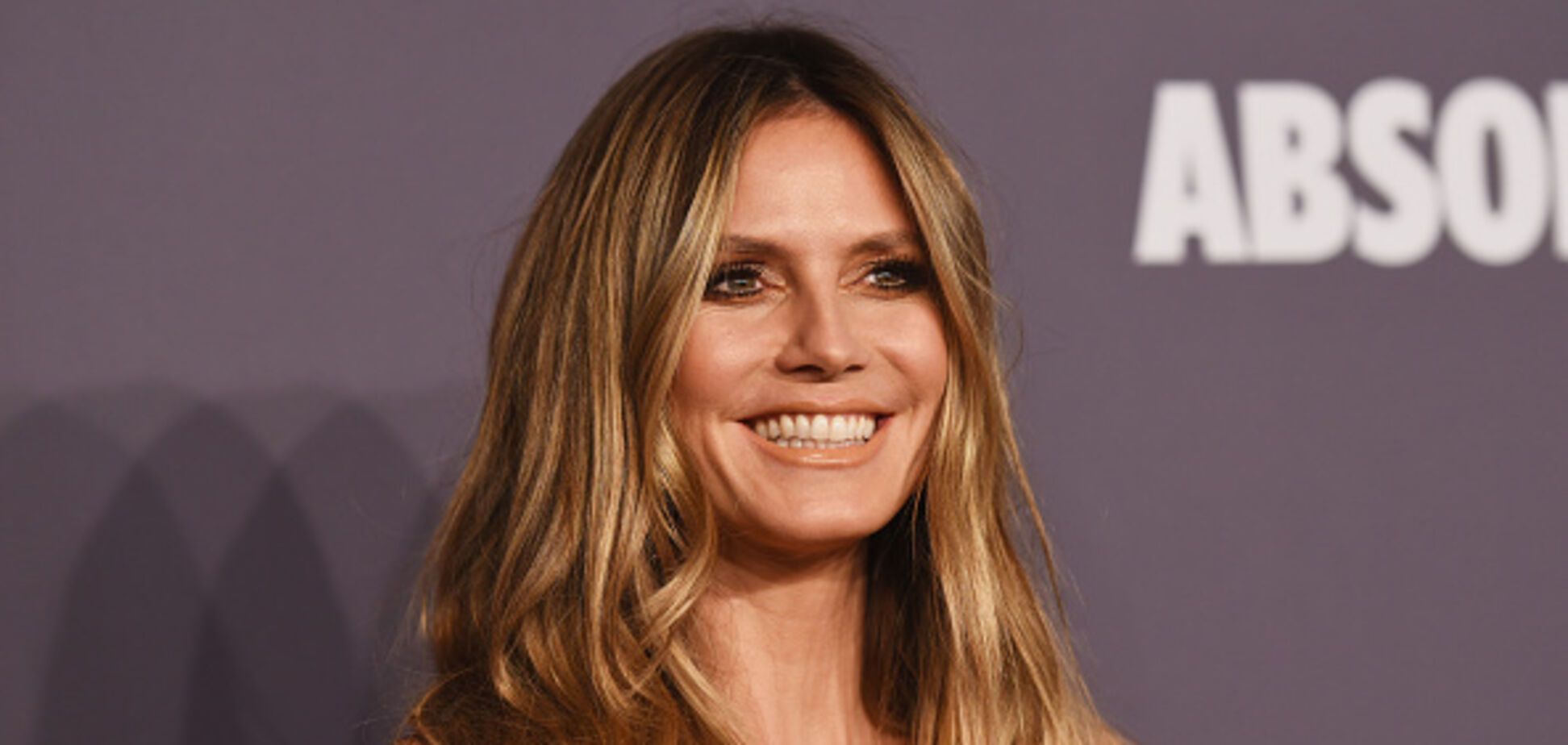 48-летняя Хайди Клум показала фигуру в крошечном бикини. Фото