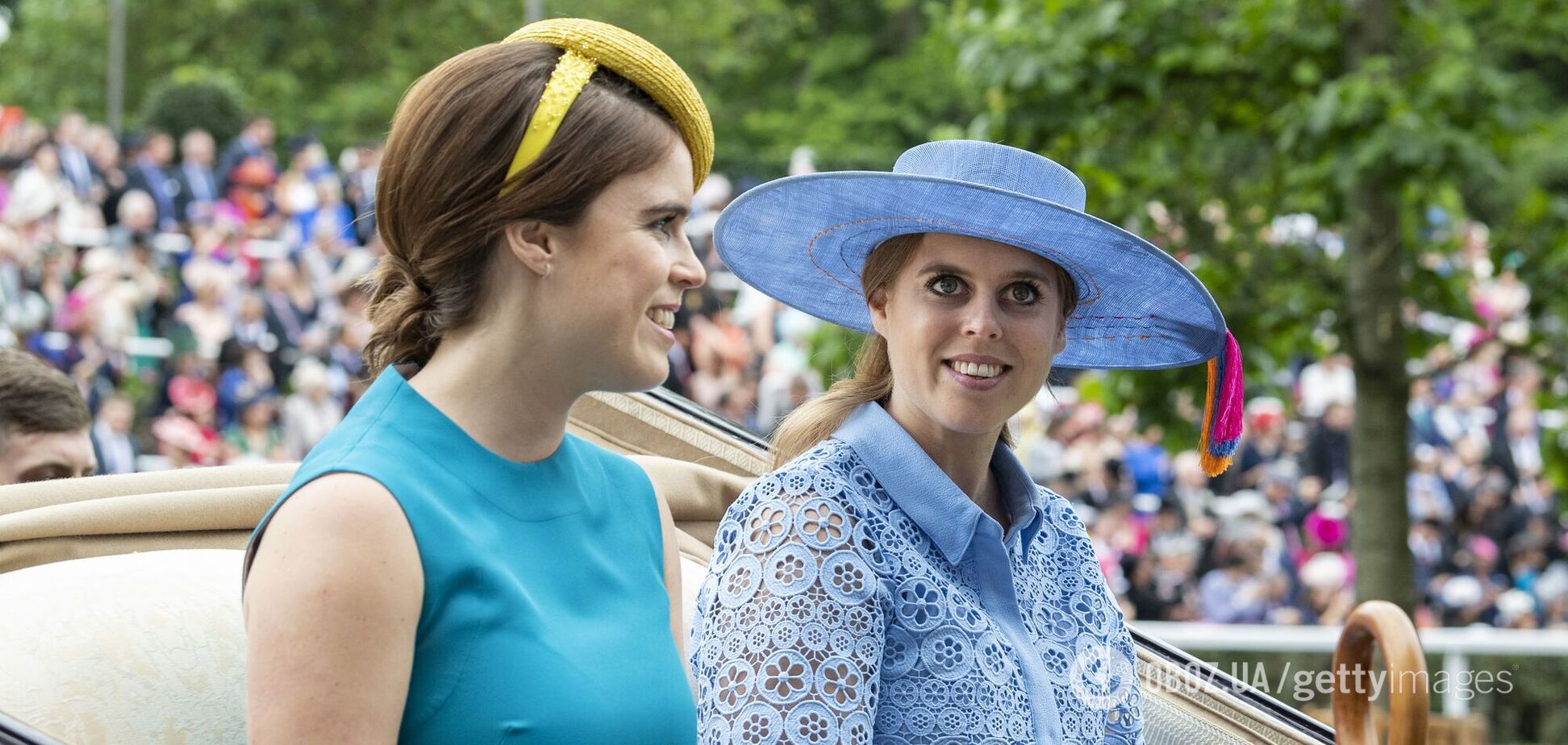 Внучки королевы Елизаветы II удивили схожестью: обнародованы детские фото