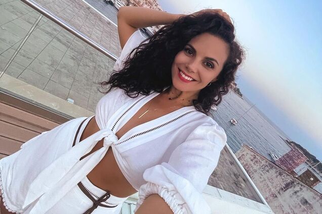 Настя Каменських з'явилася в образі школярки з фіолетовим волоссям. Фото