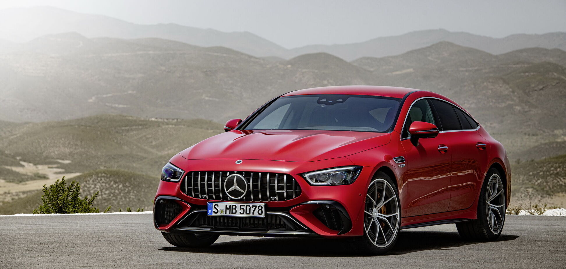 Mercedes-Benz презентував гібридний спорткар
