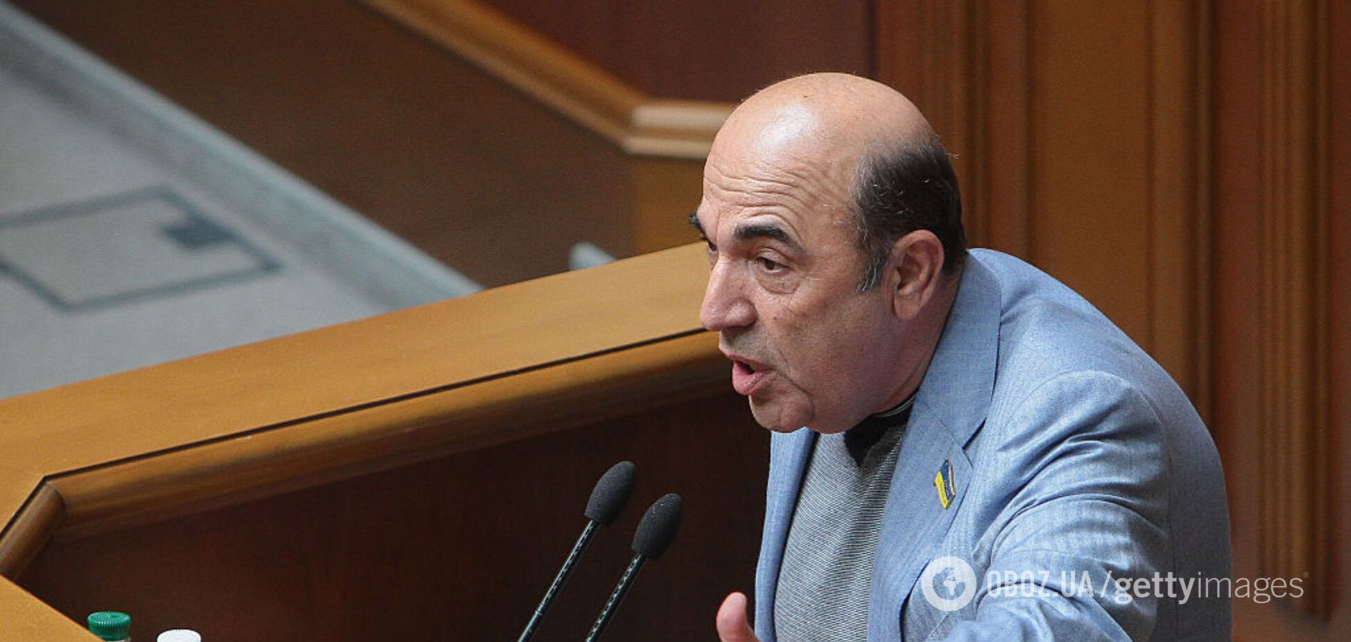 Депутат от ОПЗЖ Рабинович заклеил себе рот в прямом эфире. Фото и видео