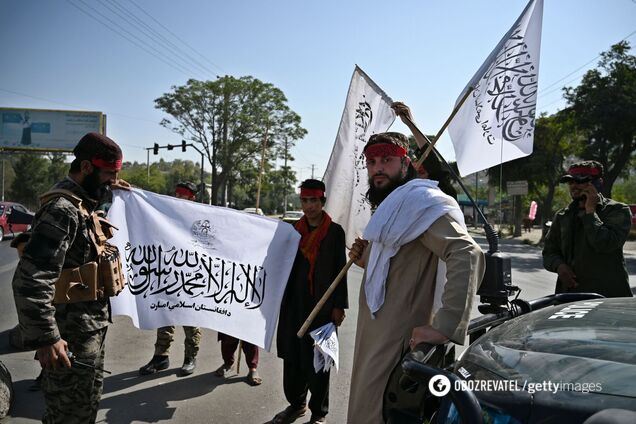 'Талібан' в річницю теракту 9/11 підняв свій прапор над президентським палацом в Афганістані