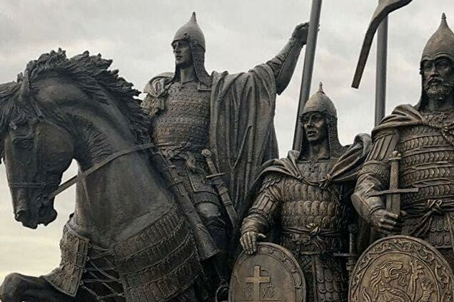 Революция в России уже идет. С верхов