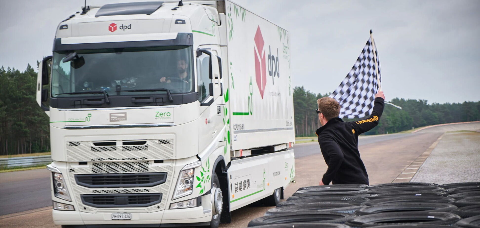 Электрогрузовик Volvo проехал больше 1000 км