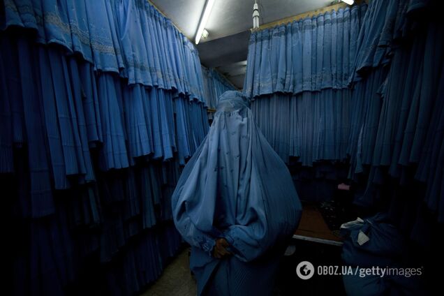 'Мер' Кабула від 'Талібану' наказав жінкам-держслужбовцям залишатися вдома