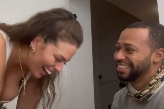 Эшли Грэм беременна двойней