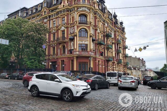 На столичных улицах образовались тянучки