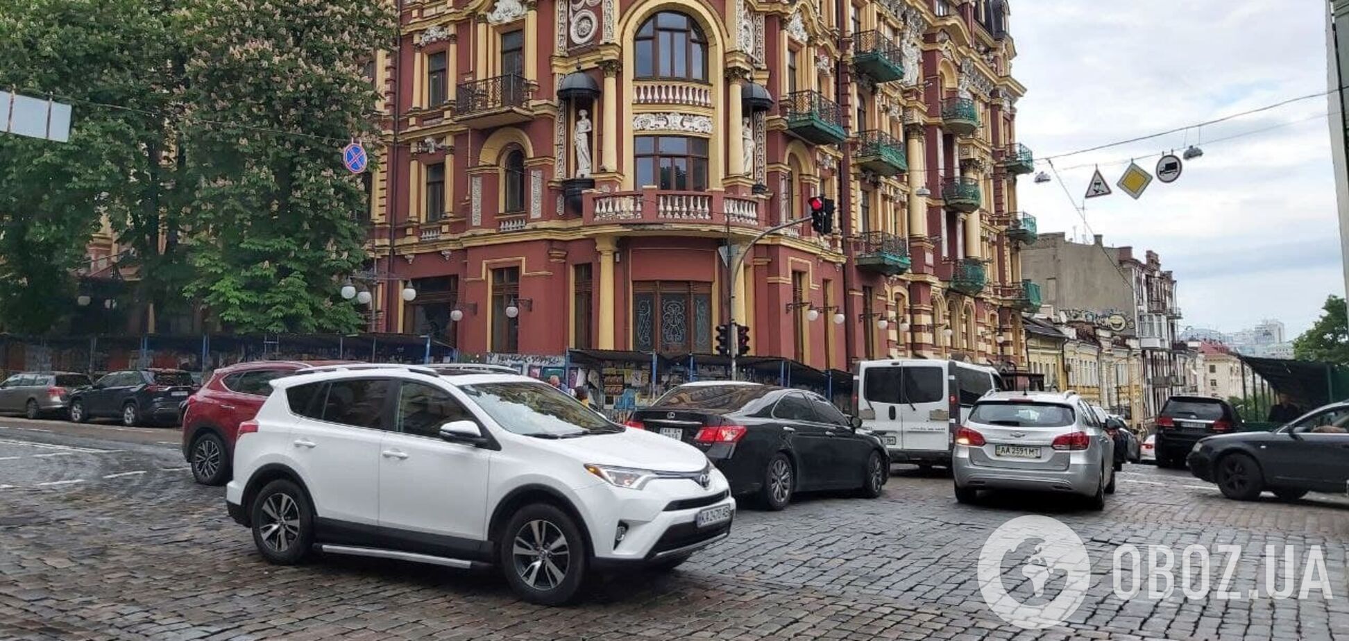 На столичных улицах образовались тянучки