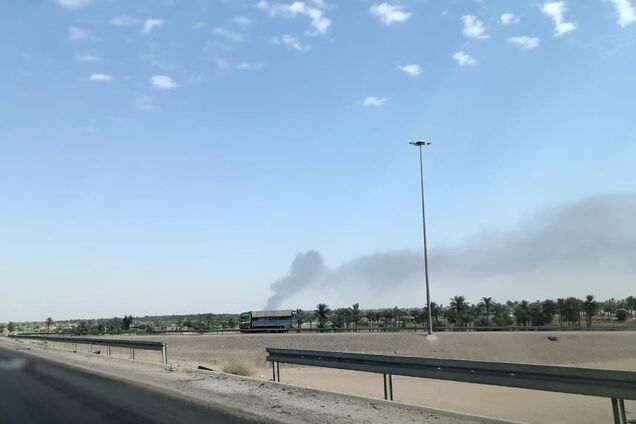 В Багдаде вспыхнул мощный пожар на военной базе, расположенной вблизи аэропорта. Видео