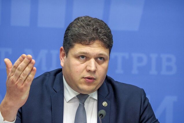 Кабмин уволил с должности главы Государственной миграционной службы Соколюка: кто его заменит