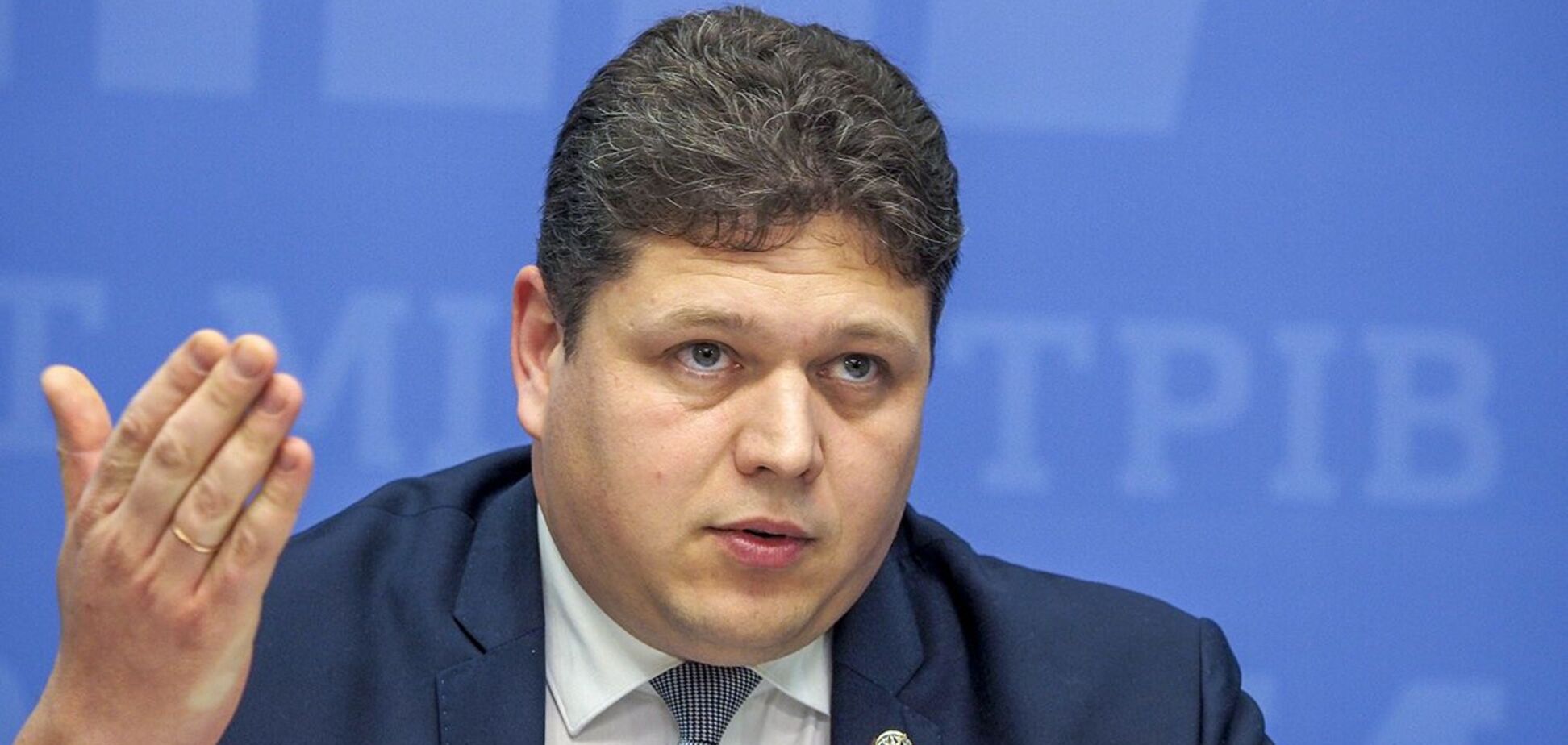 Кабмін звільнив із посади голови Державної міграційної служби Соколюка: хто його замінить