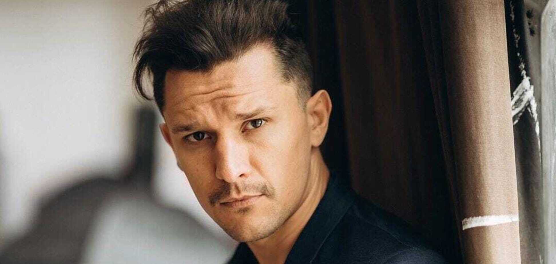 Секс-символ украинского кино Тарас Цимбалюк озадачил поклонников снимками в платье и с макияжем