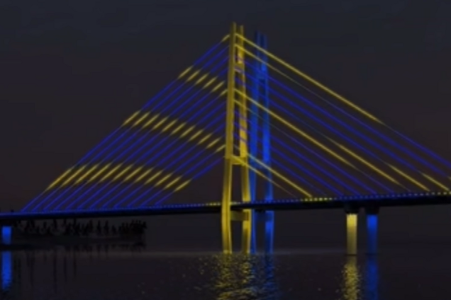 Завдяки 'Великому будівництву' у Запоріжжі через кілька днів 'засяє' новозбудований вантовий міст