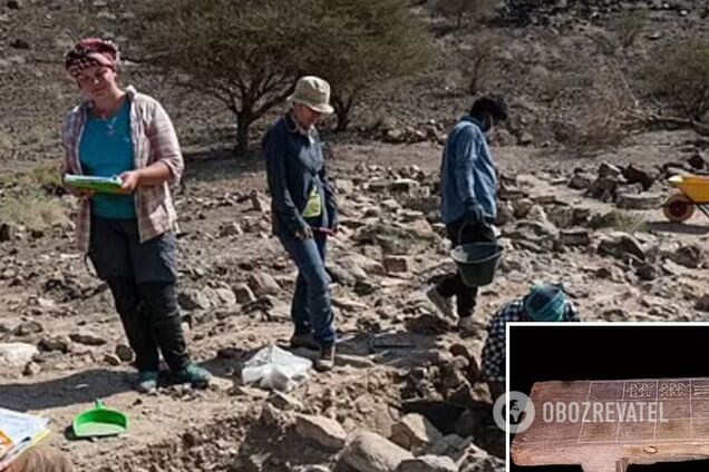 Археологи обнаружили в пустыне Омана настольную игру, которой 4 тыс. лет. Фото