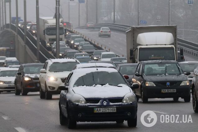 На столичных улицах образовались тянучки