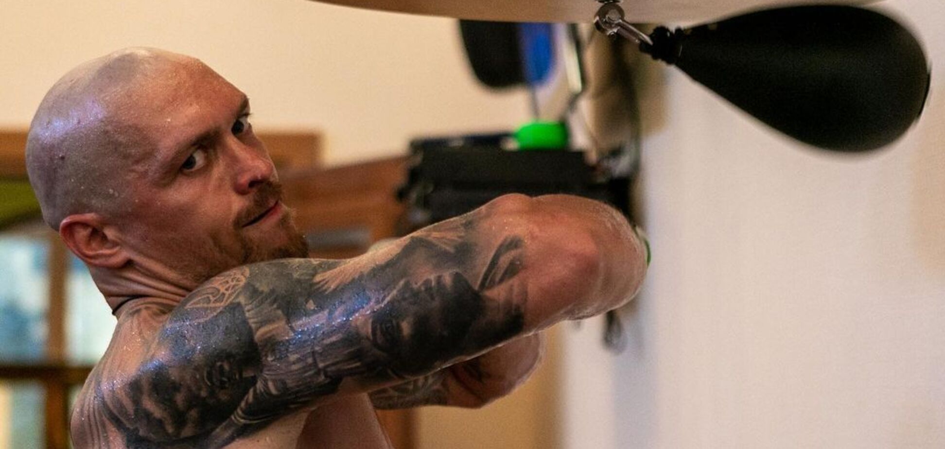 'Учусь в двух вузах': Усик удивил выбором профессии после бокса