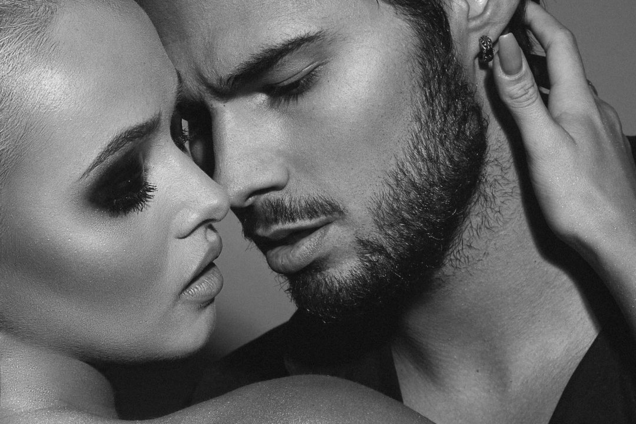 Nikita Lomakin наважився на спільний пристрасний фотосет зі своєю дівчиною