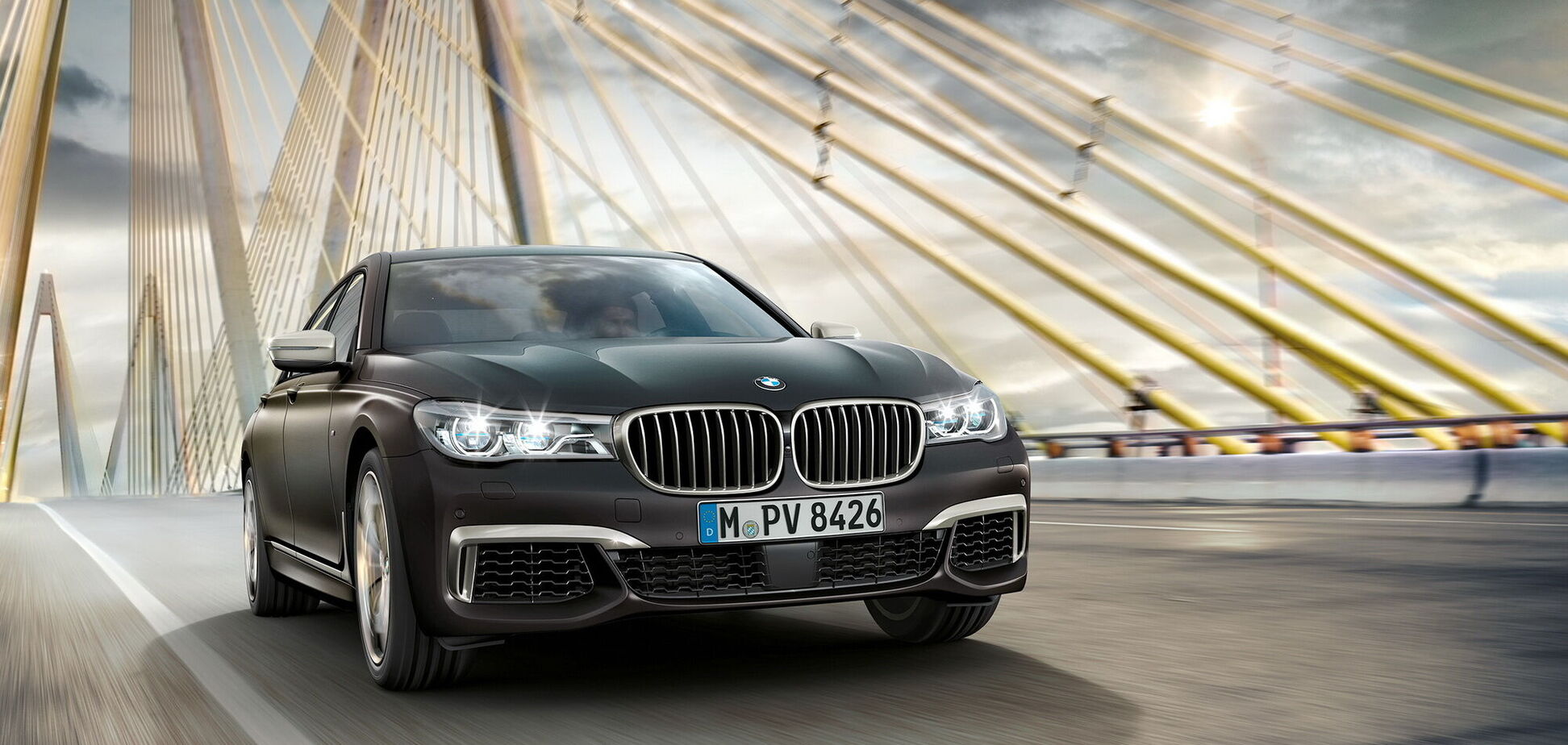 BMW попрощалася з двигуном V12