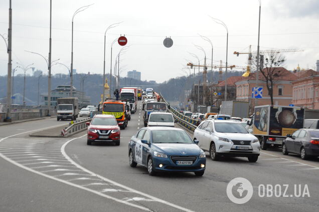 На столичных улицах образовались тянучки