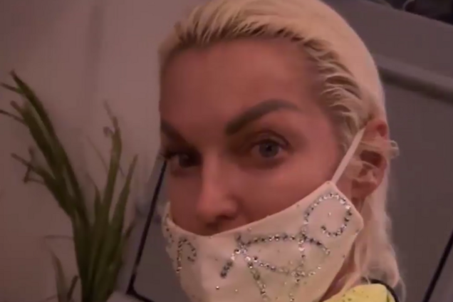 Скандал с Волочковой из-за маски: балерина выложила видео с борта самолета. Часть 1