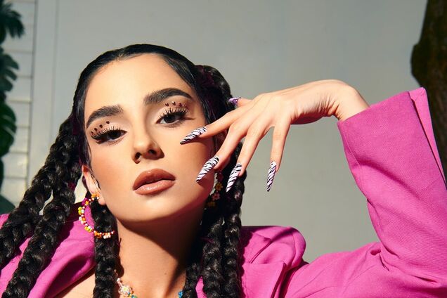 Просто пережить это, как страшный сон: Анна Тринчер приняла ванну со змеями