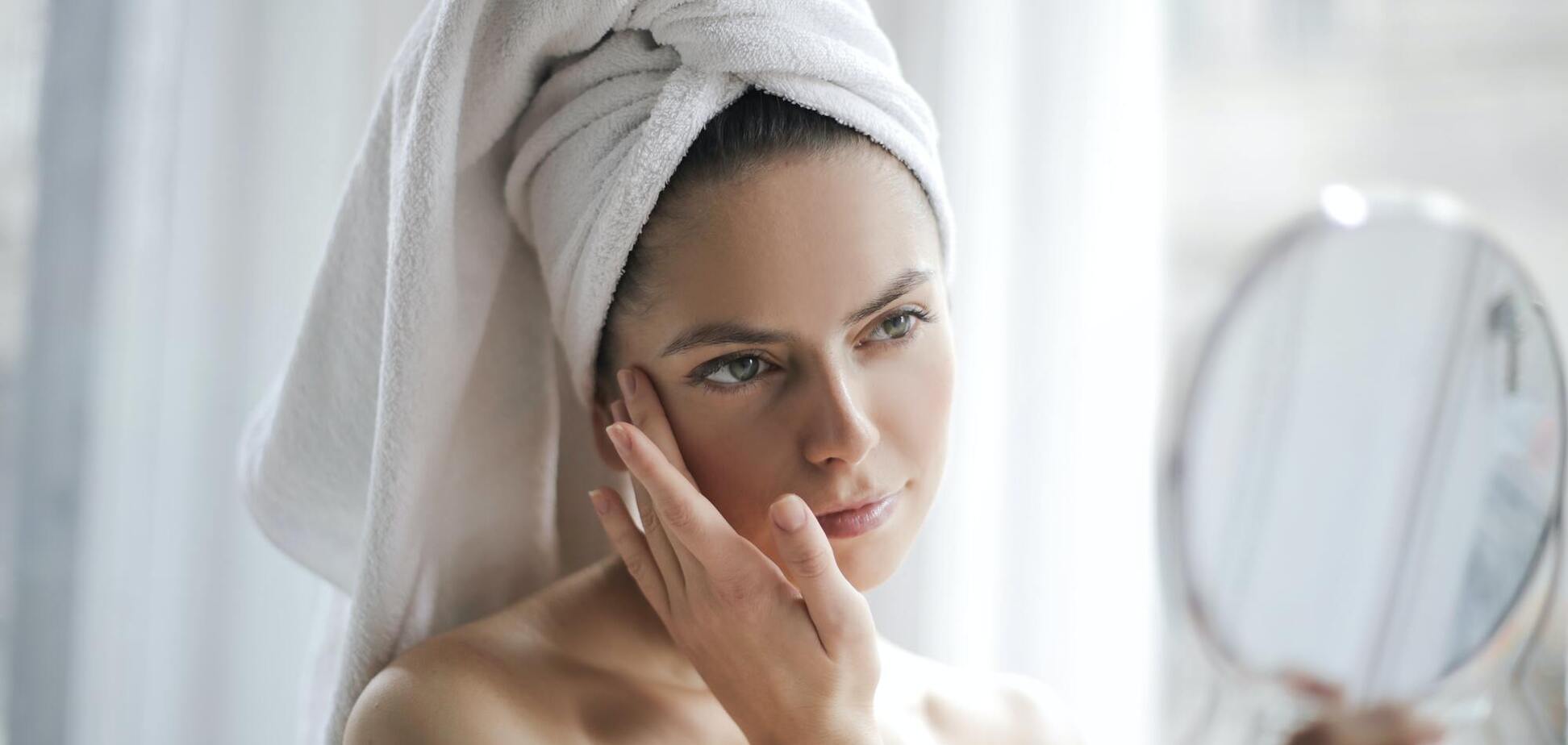 8 найпопулярніших помилок при видаленні макіяжу, які роблять усі жінки