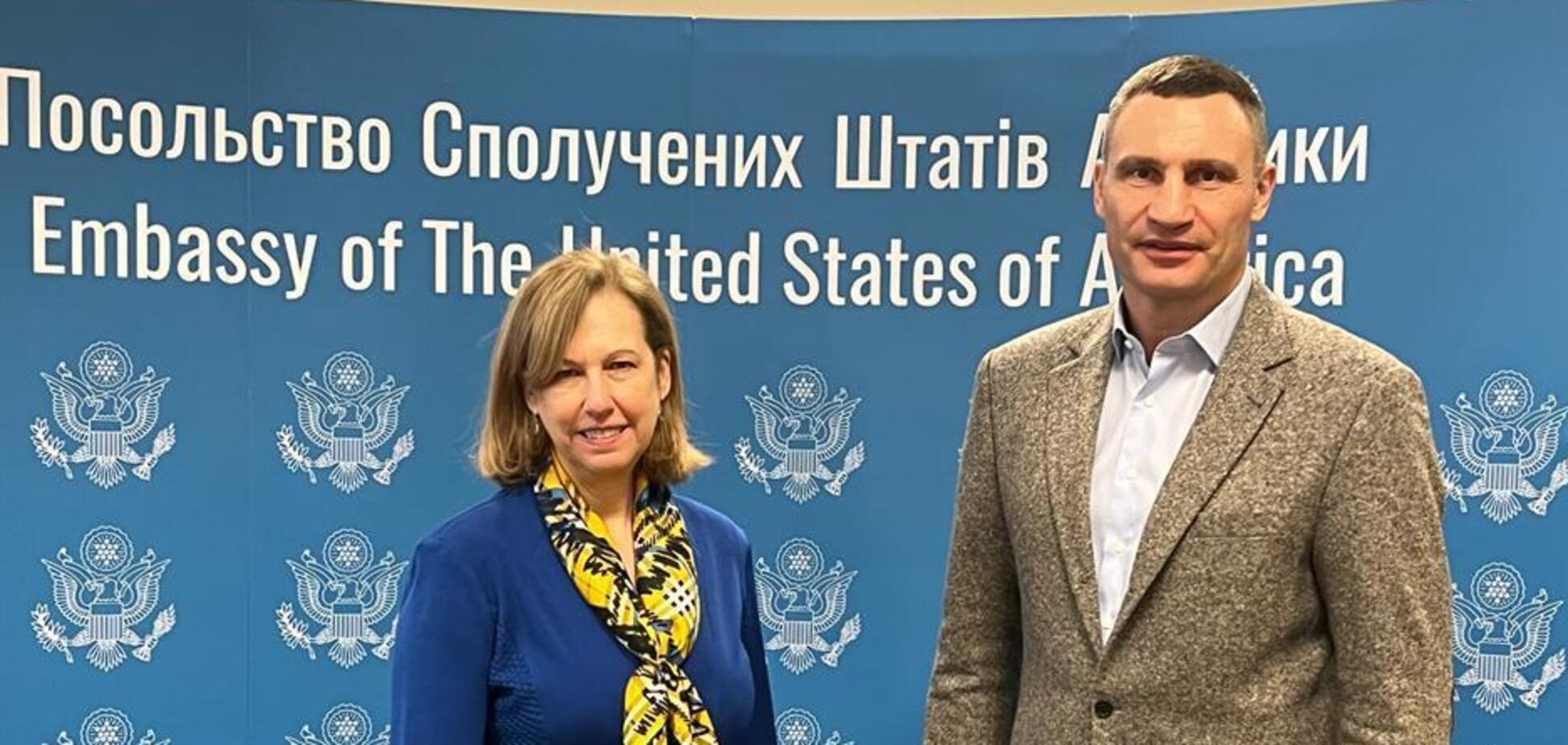 Виталий Кличко обсудил с Кристиной Квин готовность Киева к возможному вторжению России в Украину