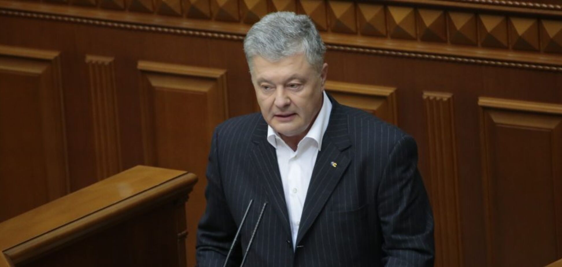 Порошенко вимагає від влади негайно виділити гроші українській армії