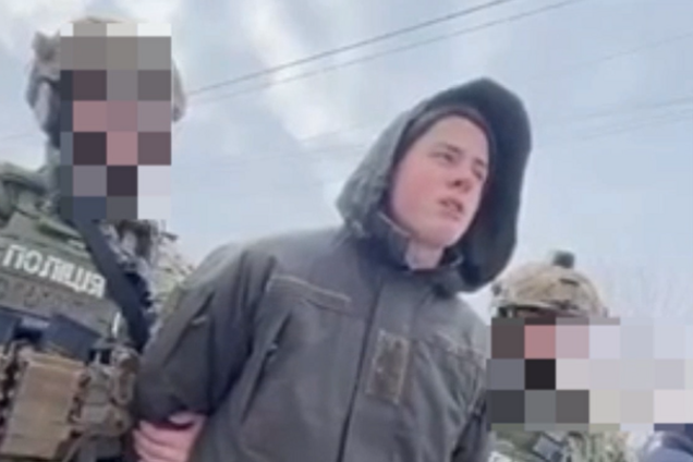 Солдат из Днепра Артемий Рябчук рассказал, как стрелял в сослуживцев.